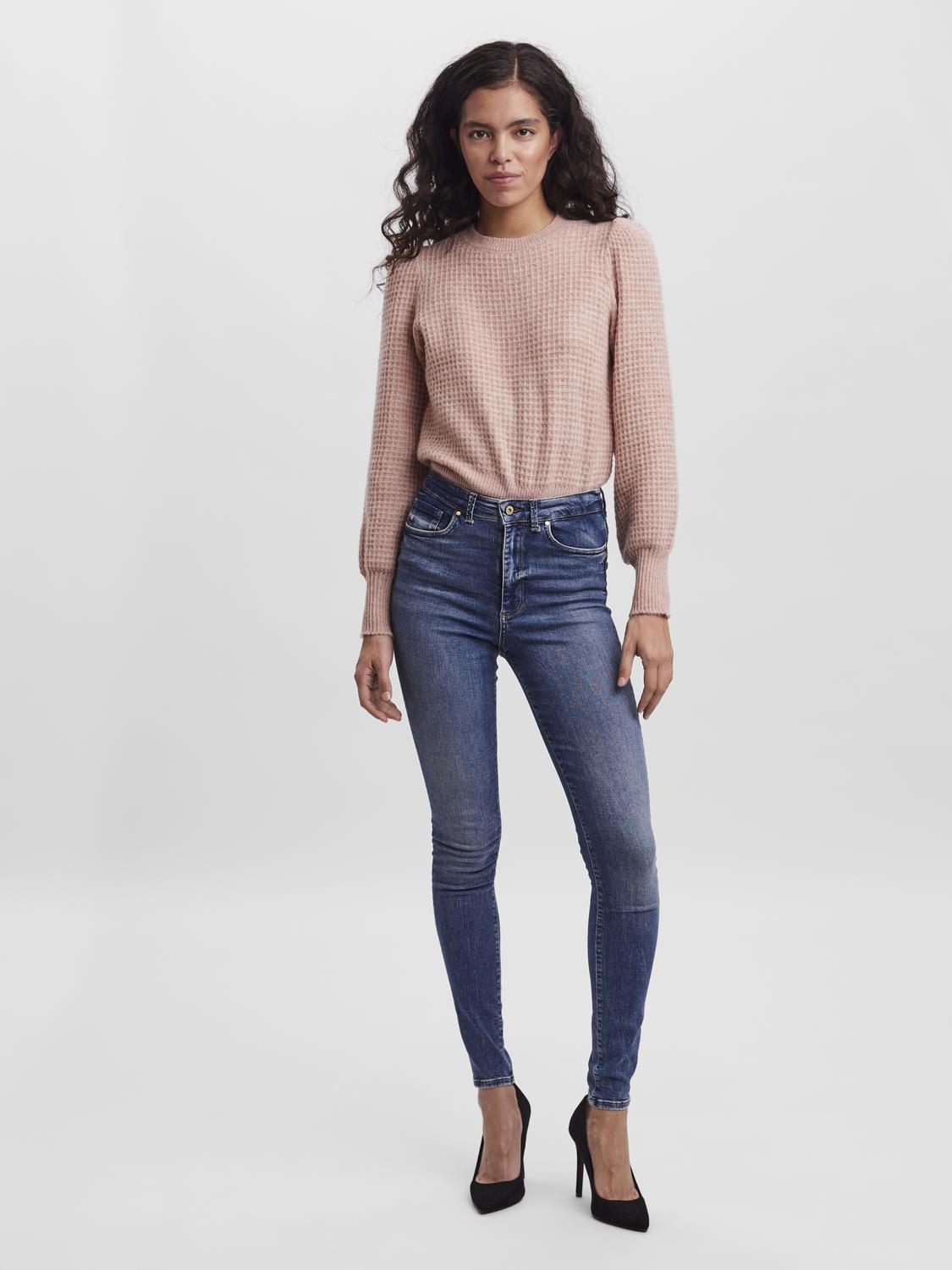 model_shot-front_full